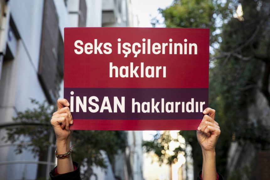 Kırmızı Şemsiye’den Uluslararası Seks İşçileri Hakları Günü açıklaması: “Seks işçilerinin korunması devletin sorumluluğudur” Kaos GL - LGBTİ+ Haber Portalı