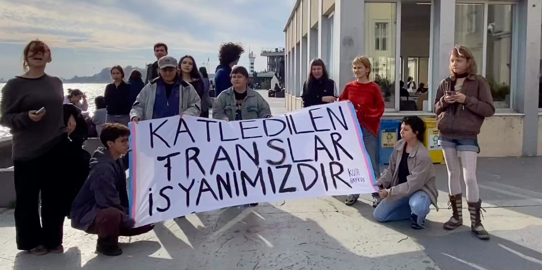 Kuir Baykuş, 20 Kasım için kampüste basın açıklaması yaptı: “Mücadeleyi büyütecek, yaşayacak ve yaşatacağız” Kaos GL - LGBTİ+ Haber Portalı