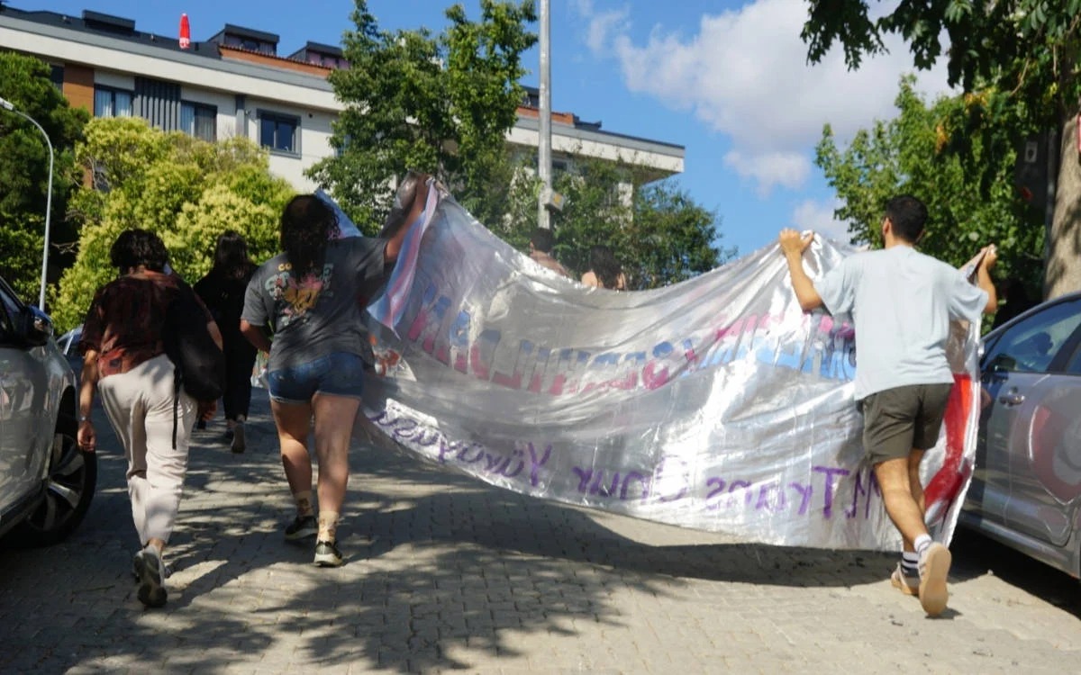 LGBTİ+ derneklerinden çağrı: “10 ve 12 Mart’ta 11. Trans Onur Yürüyüşü’nün yanındayız!” | Kaos GL - LGBTİ+ Haber Portalı