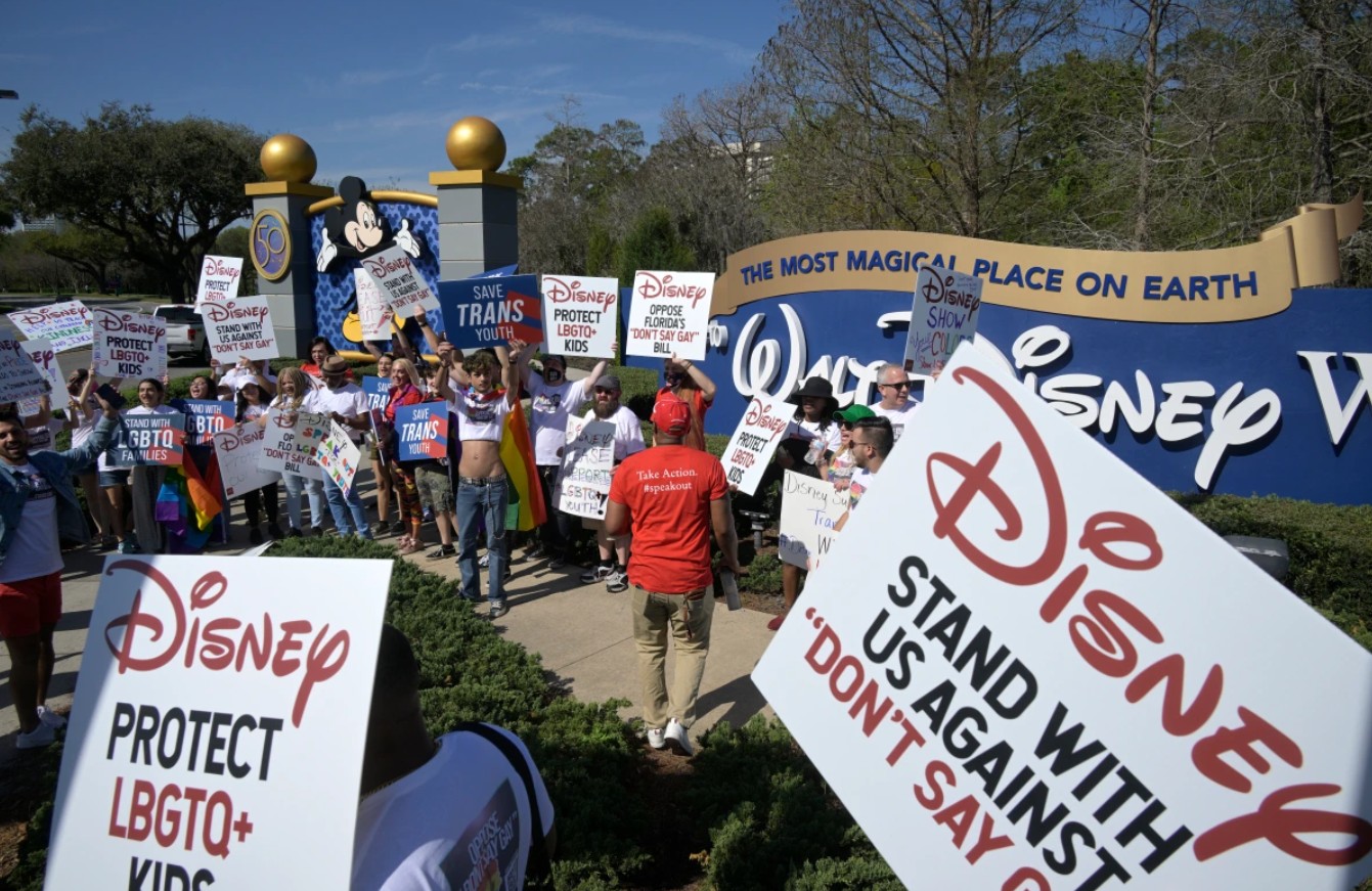 LGBTİ+ düşmanlarının hedefinde yine çocuklar var: #DisneyLGBTDayatıyor | Kaos GL - LGBTİ+ Haber Portalı Haber