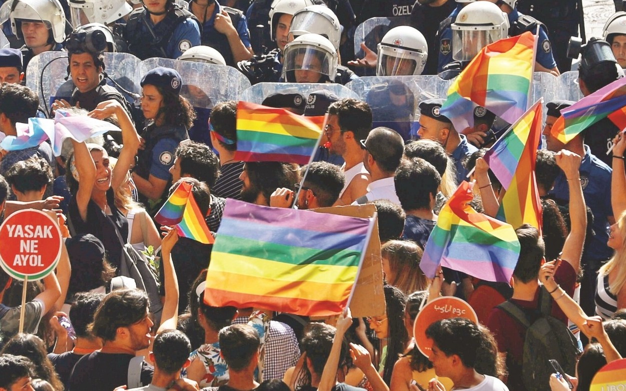 LGBTİ+ emekçiler sorunlarını ve deneyimlerini İleri Haber’e anlattı | Kaos GL - LGBTİ+ Haber Portalı Haber
