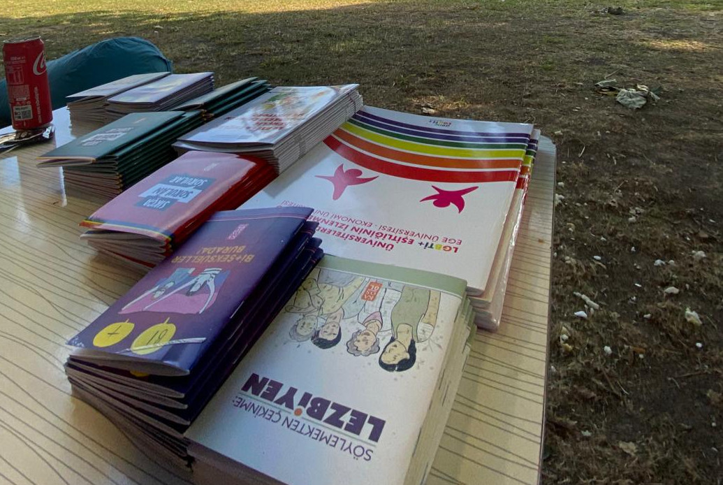 LGBTİ+ gençler 92. İzmir Enternasyonal Fuarı’ndaydı | Kaos GL - LGBTİ+ Haber Portalı Haber