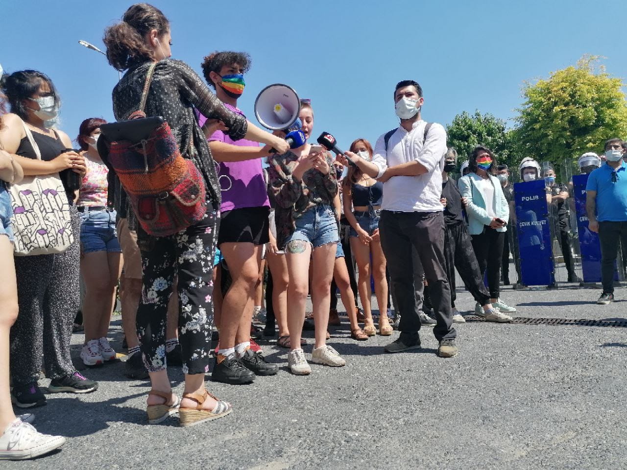 “LGBTİ+ hakları baskılanamaz ve gökkuşağı yargılanamaz” | Kaos GL - LGBTİ+ Haber Portalı Haber