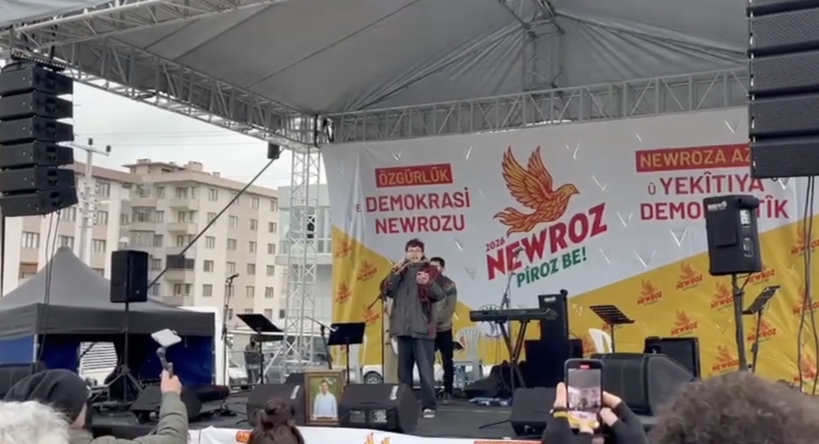 LGBTİ+'lar Çanakkale Newrozu'ndan seslendi: "Yalnızca LGBTİ+'lar olarak değil herkes için özgür bir yaşamı kurma umuduyla buradayız" | Kaos GL - LGBTİ+ Haber Portalı