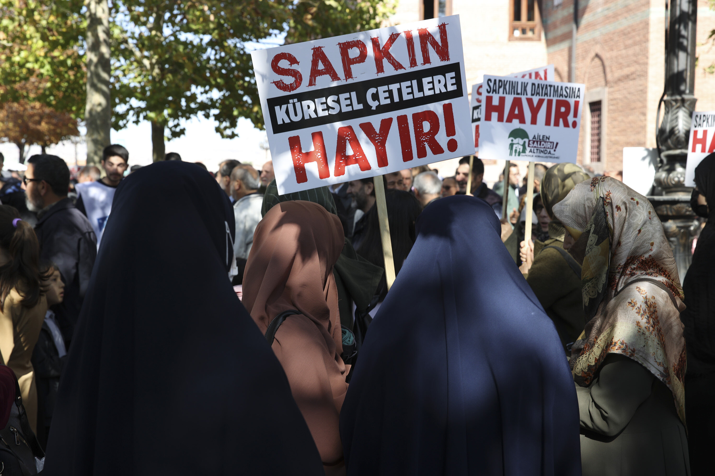 LGBTI+ marches are banned, anti-LGBTI+ hate march is allowed! Kaos GL - News Portal for LGBTI+