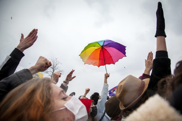 LGBTİ+ örgütlerinden siber güvenlik düzenlemesine tepki: Dijital kamusal alan güvenlik bürokrasisine teslim edilemez | Kaos GL - LGBTİ+ Haber Portalı