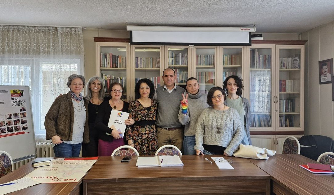 LİSTAG, İHD Genel Merkezi’ni ziyaret etti | Kaos GL - LGBTİ+ Haber Portalı Haber