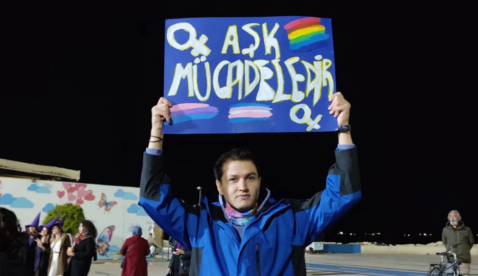 Mahkemeden LGBTİ+ aktivistine cezada indirim yok: Gerekçe "olumsuz kişilik özellikleri" | Kaos GL - LGBTİ+ Haber Portalı
