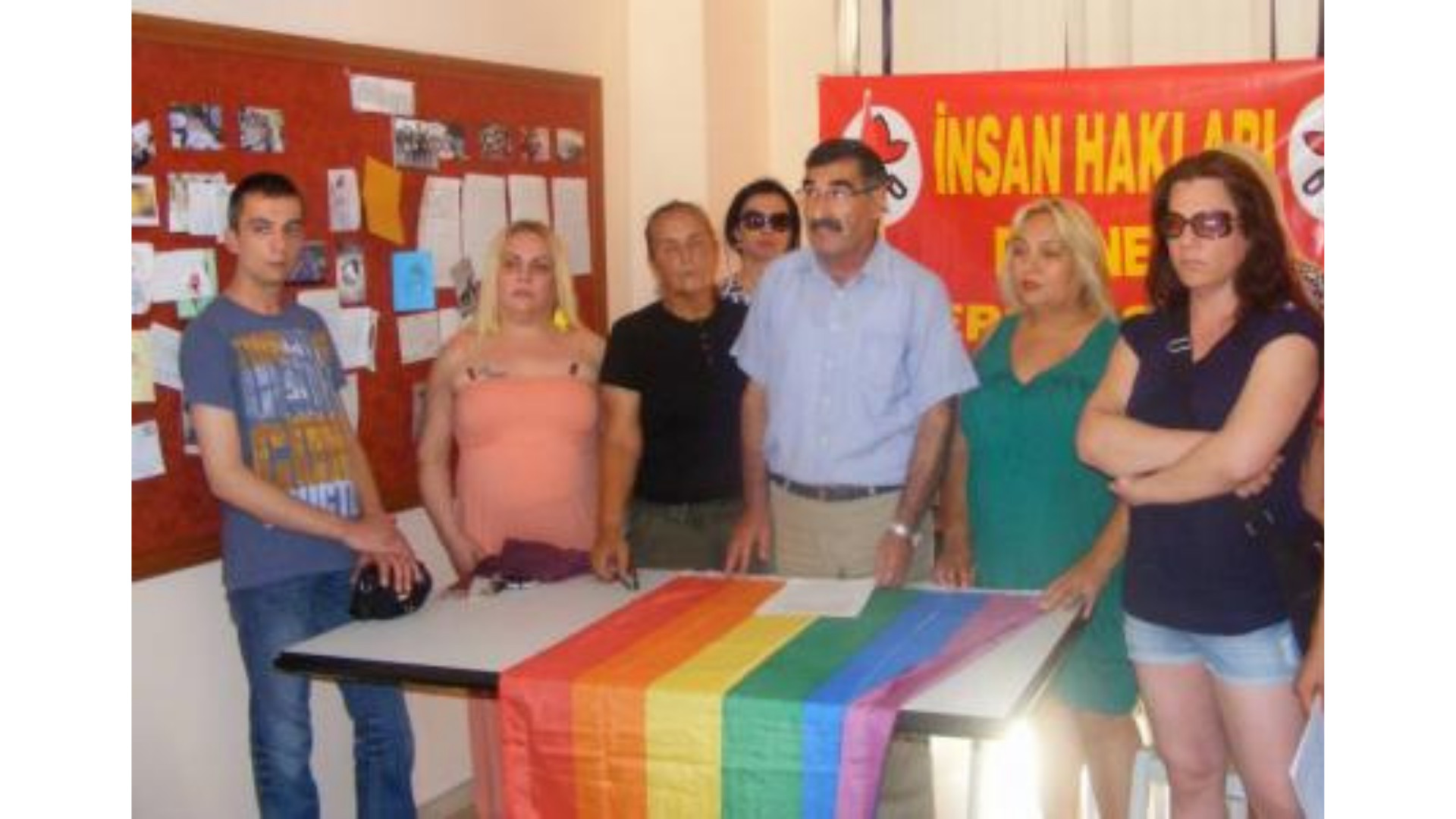Mersin 7 Renk, Kuşadası’ndaki Trans Cinayetini Kınadı | Kaos GL - LGBTİ+ Haber Portalı Haber