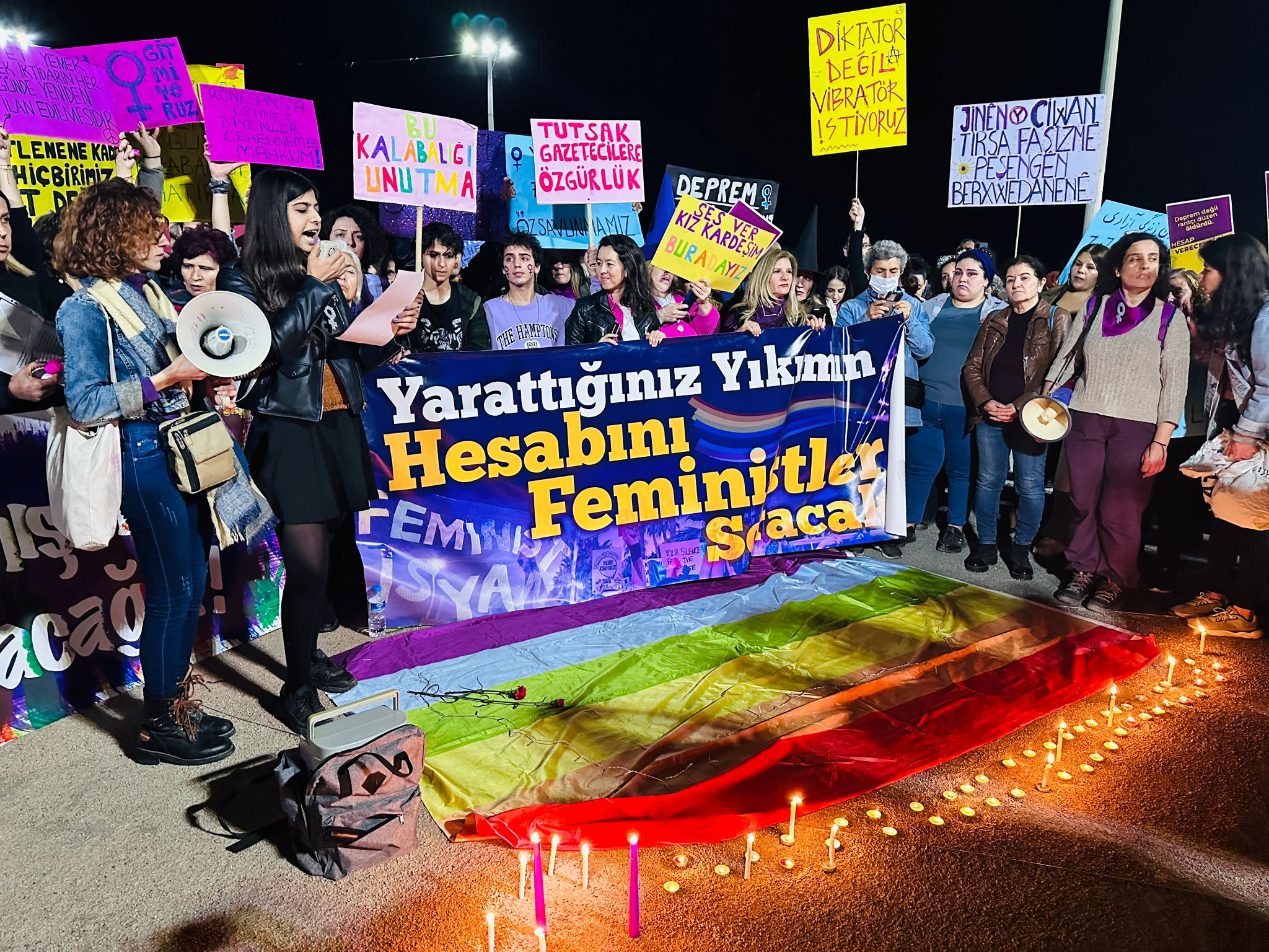 Mersin’de 8 Mart: Yarattığınız yıkımın hesabını feministler soracak | Kaos GL - LGBTİ+ Haber Portalı Haber