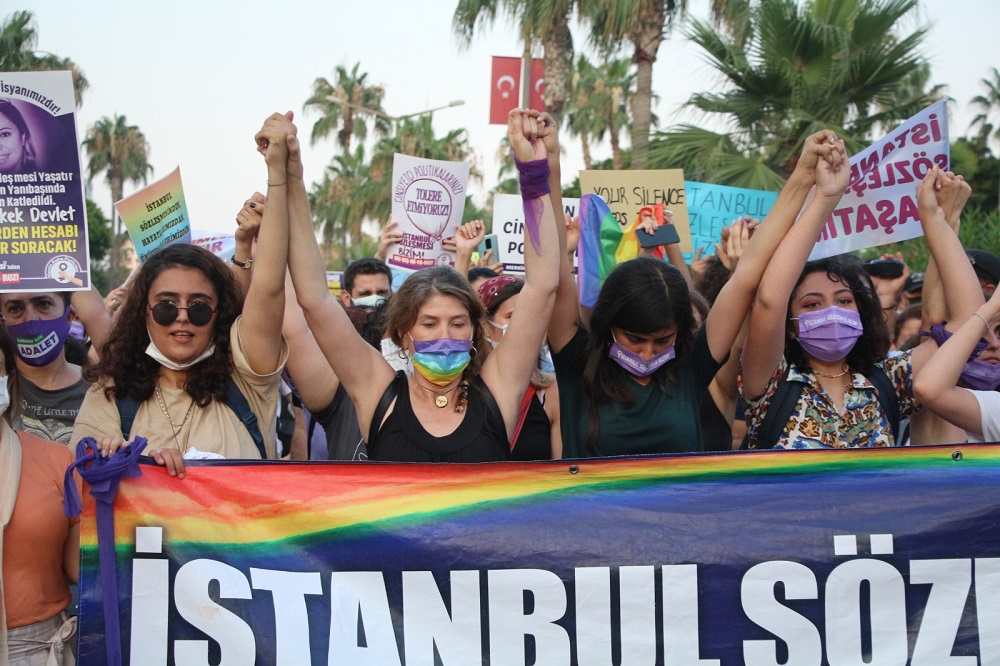 Mersin’den İstanbul Sözleşmesi eylemi Kaos GL - LGBTİ+ Haber Portalı