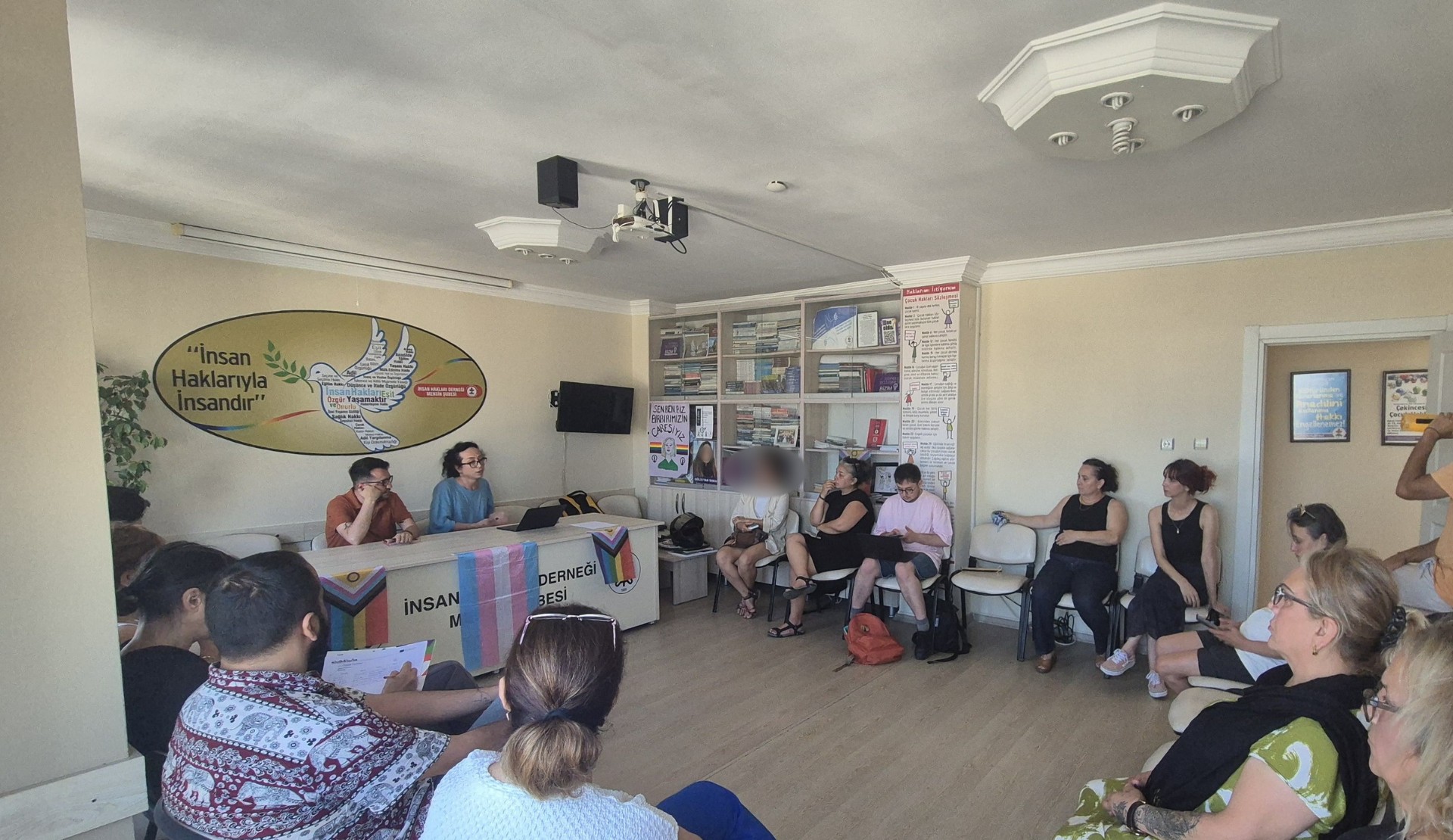 Mersin Onur Haftası’nda örgütlenme özgürlüğü tartışıldı: “LGBTİ+’ların eşit yaşayabildiği bir toplum daha barışçıl bir toplumdur” Kaos GL - LGBTİ+ Haber Portalı