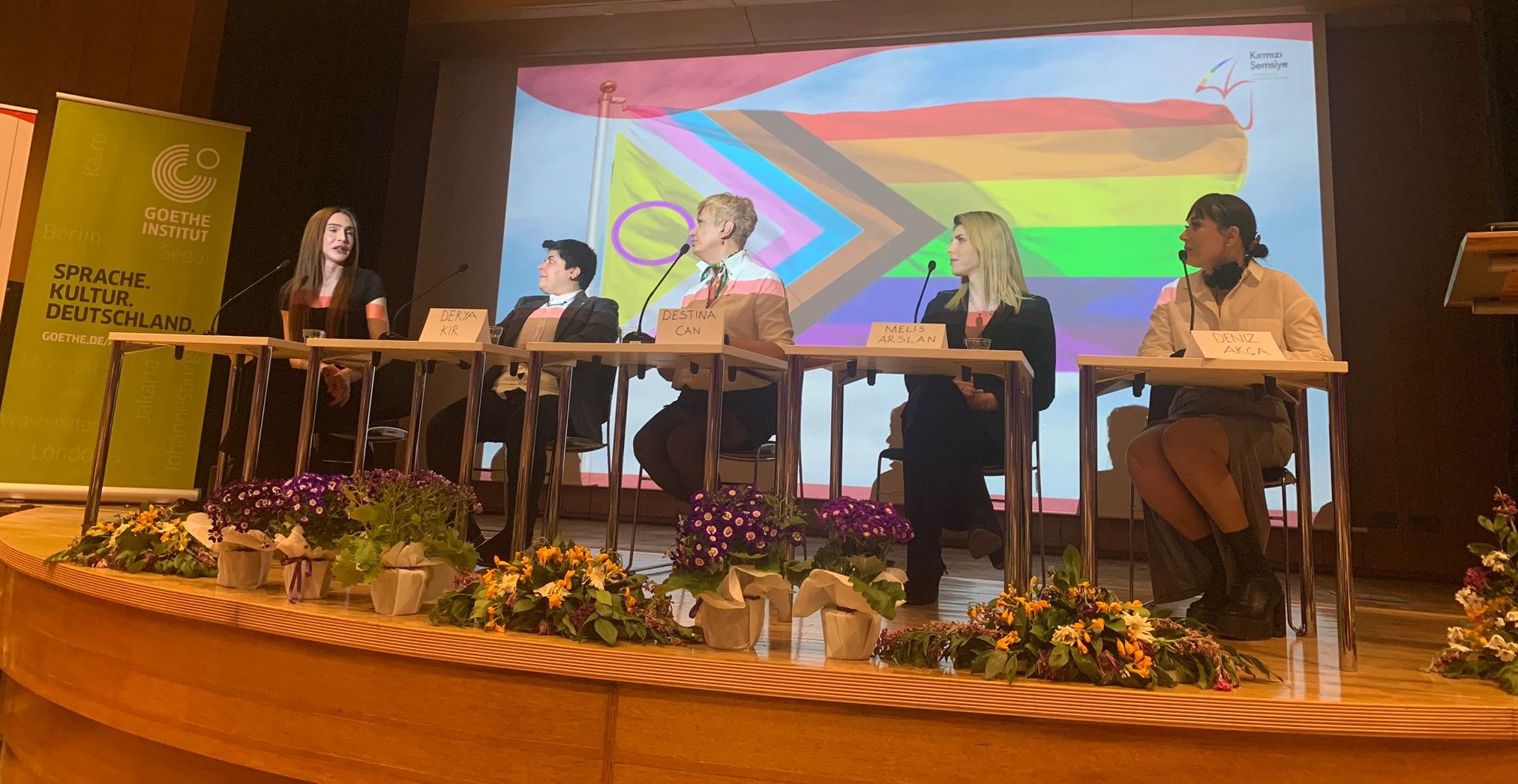 “Mesleğini icra ederken kendini güvende hisseden bir seks işçisi bile yok!” | Kaos GL - LGBTİ+ Haber Portalı Haber