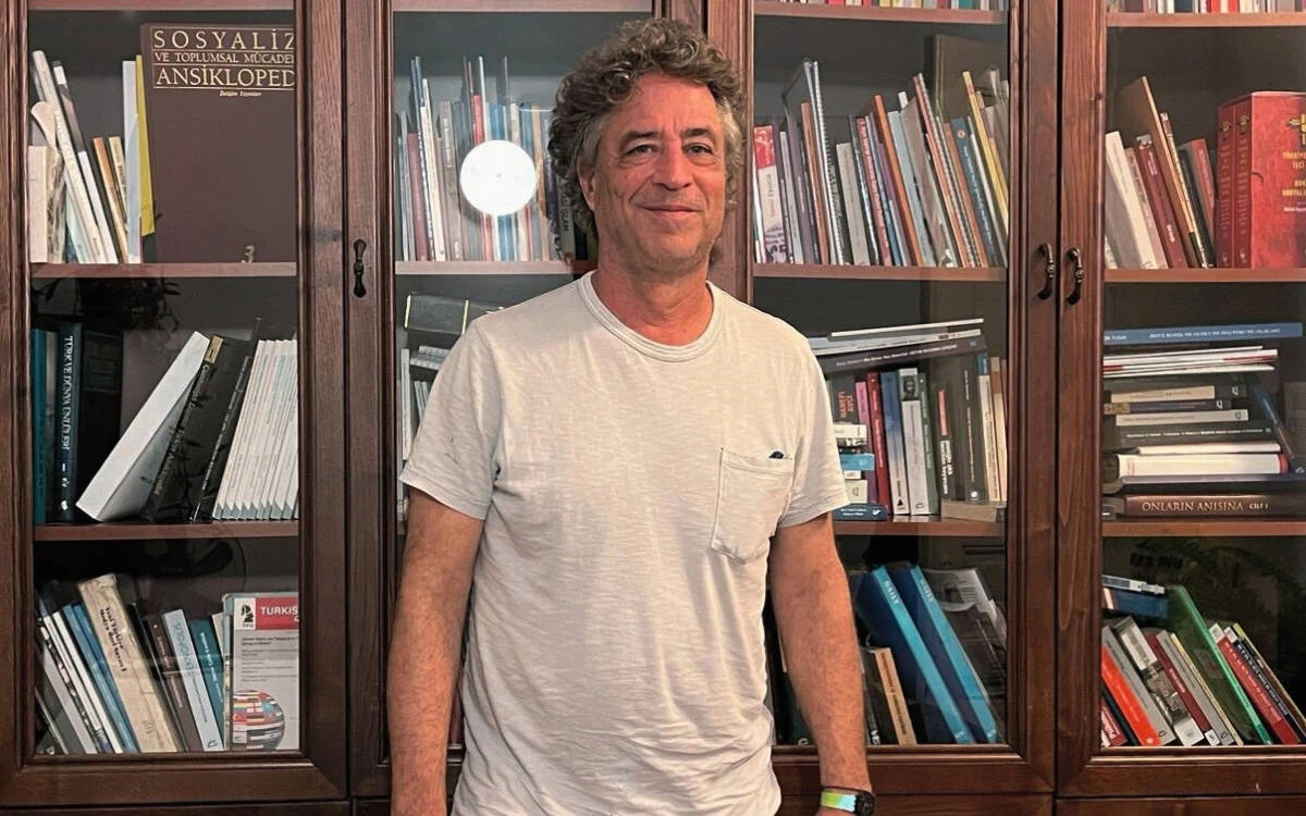 Michael Hardt: “Devrimci arzunun cüretini yeniden ele geçirmemiz gerekiyor” | Kaos GL - LGBTİ+ Haber Portalı Haber