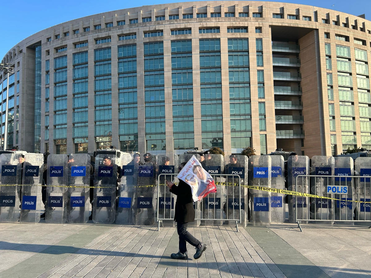 MLSA 2025 Dava İzleme Raporu: Aktivistler yine hedefte, tutuklamalarda artış var! | Kaos GL - LGBTİ+ Haber Portalı