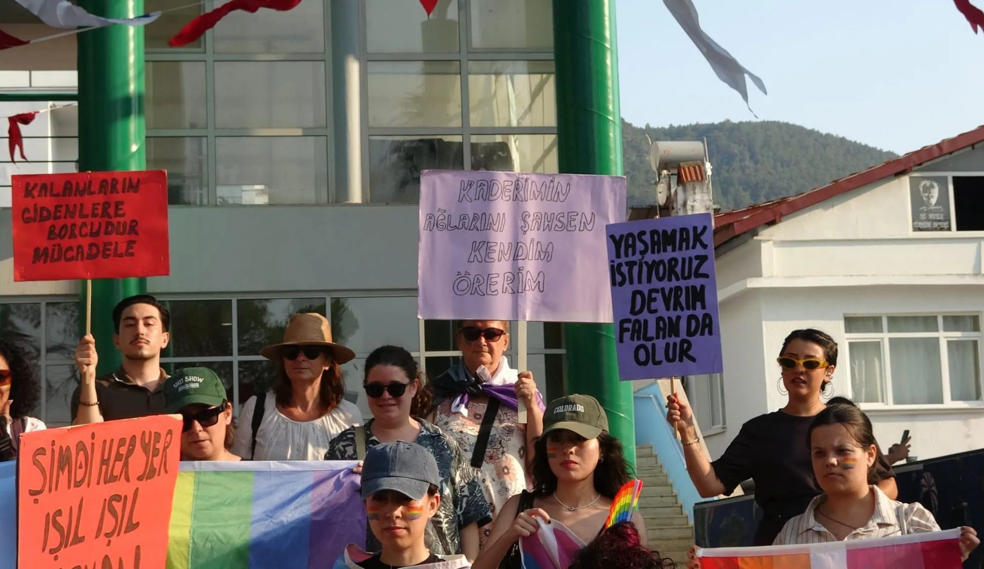 Muğla Pride: “Erişim engellerini, ev baskınlarını ve LGBTİ+’ları hedef alan ayrımcı uygulamaları kabul etmiyoruz” | Kaos GL - LGBTİ+ Haber Portalı