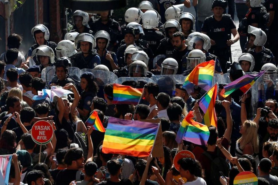 “Nefret söylemi LGBTİ+’lara yönelik şiddetin göz ardı edilmesine neden oluyor” Kaos GL - LGBTİ+ Haber Portalı
