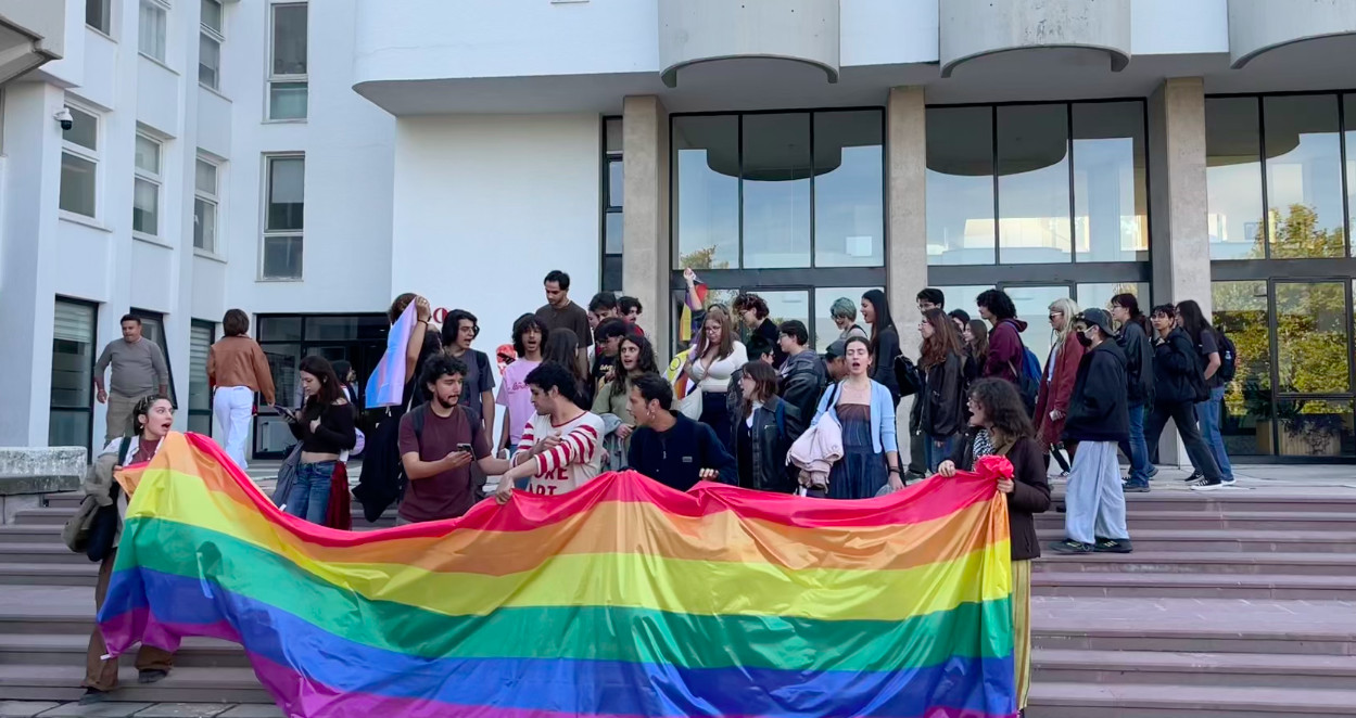 ODTÜ’lü öğrenciler 11. Yargı Paketi’ne karşı kampüsteydi: “Bir kişi daha kaybetmemek için buradayız” Kaos GL - LGBTİ+ Haber Portalı