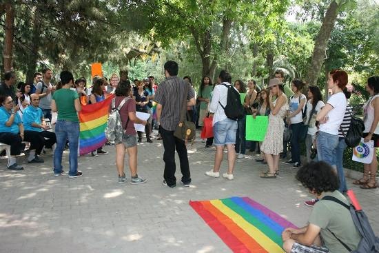 ÖGB ve Emniyet Müdürlüğü, Ege üniversiteli LGBTİ+’ların güvenliğini sağlamayacağını söyledi! | Kaos GL - LGBTİ+ Haber Portalı Haber