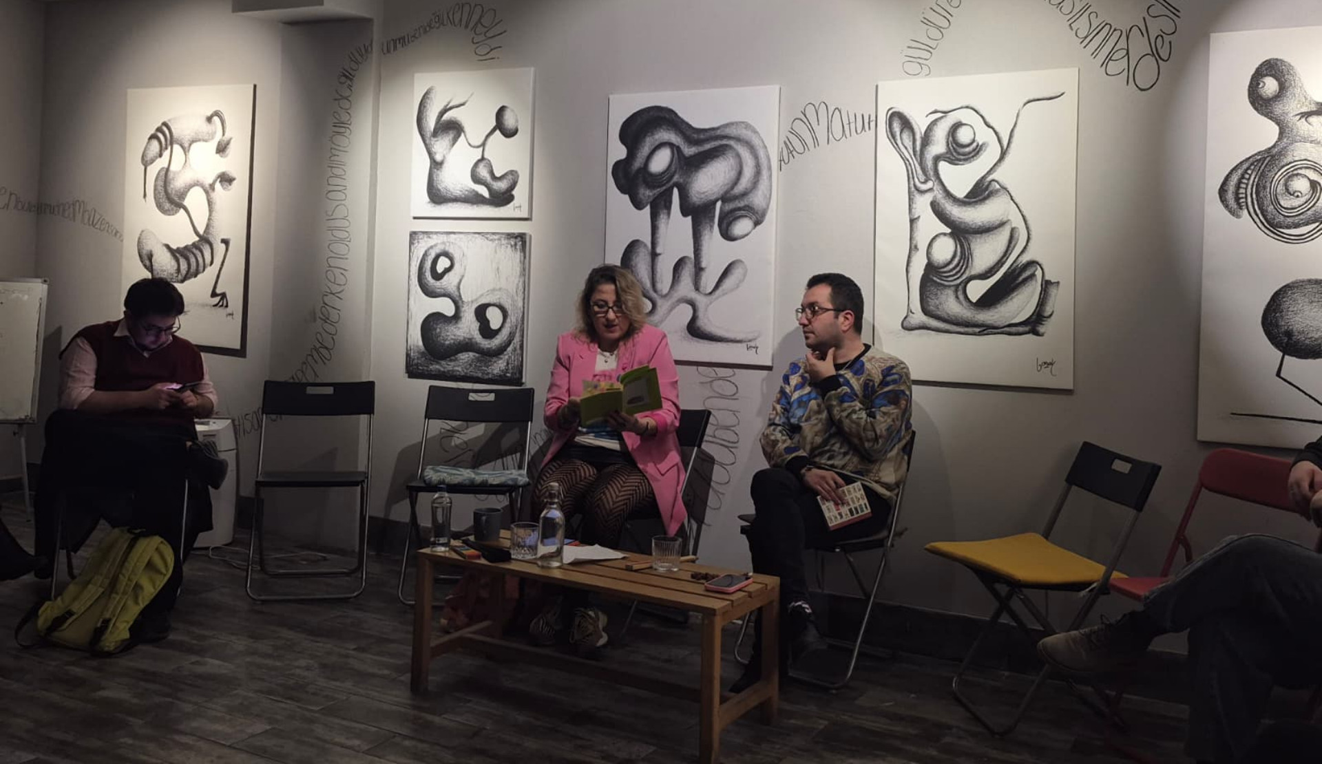 “Örümcekler İçin Felsefe” Ankara’da konuşuldu: “Alışılageldik biçimlerde yazılmış bir metin değil ama kitapta bir davet var” | Kaos GL - LGBTİ+ Haber Portalı