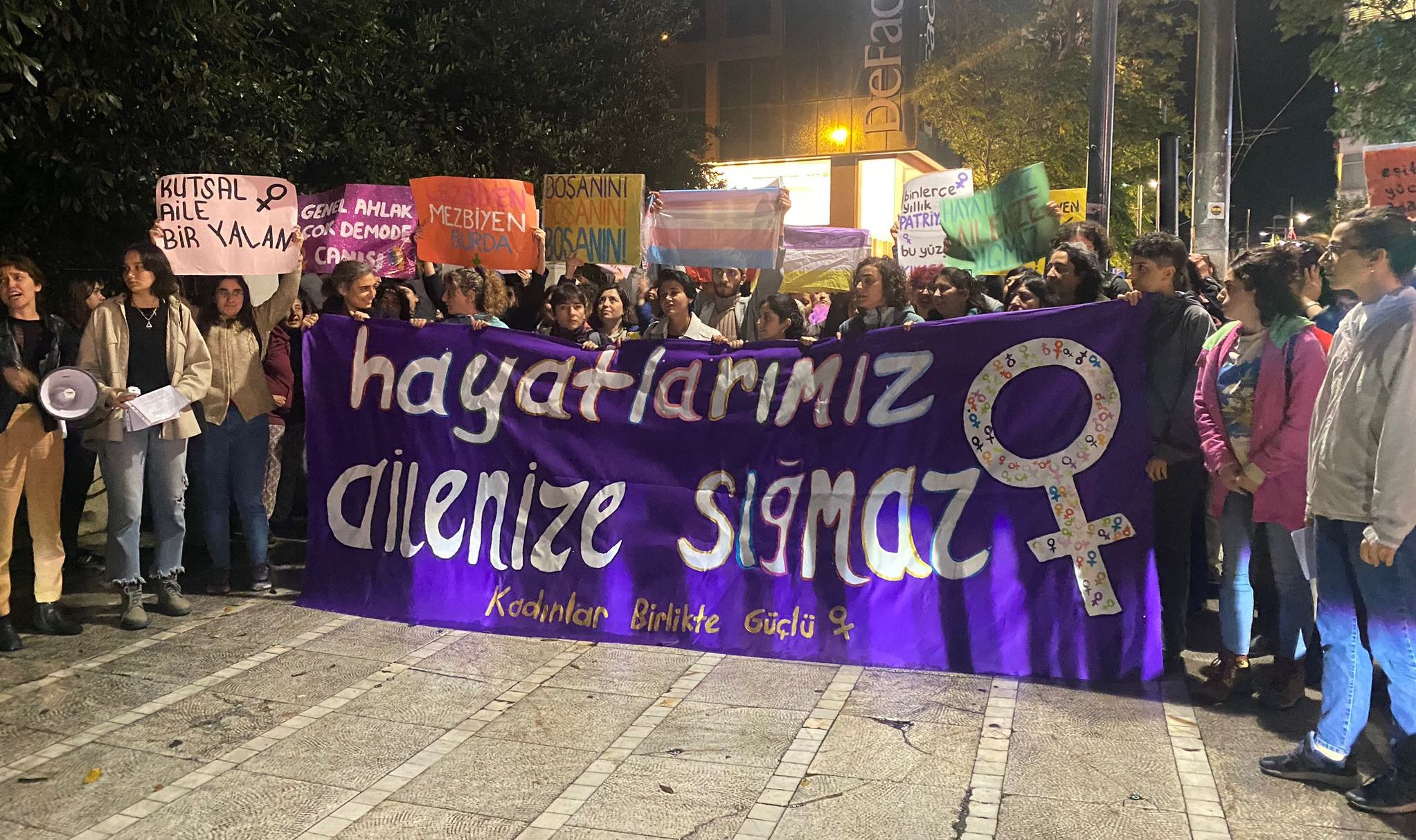 “Our lives won’t be restrained by your definition of family” campaign has begun: No to LGBTI+ hostility! | Kaos GL - News Portal for LGBTI+ News