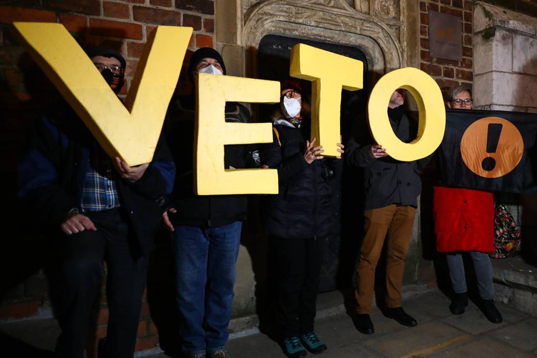 Polonya’da aktivistler cinsellik ve ayrımcılıkla mücadele derslerini sınırlandıracak yasayı veto ettirdi | Kaos GL - LGBTİ+ Haber Portalı Haber