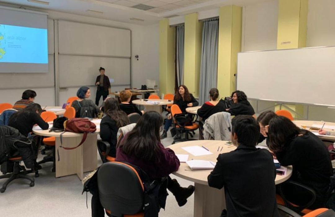 “Queer Karikatür Atölyesi” Kadın Zirvesi’ndeydi | Kaos GL - LGBTİ+ Haber Portalı Haber