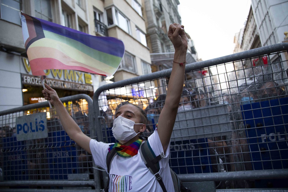 Rights violations against LGBTI+ persons in January: “Year of the Family” that brings discrimination | Kaos GL - News Portal for LGBTI+ News