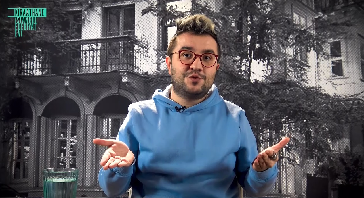 Sahada lubunya gazeteci olmak: “Ben yazmazsam, kimse yazmaz!” | Kaos GL - LGBTİ+ Haber Portalı Haber