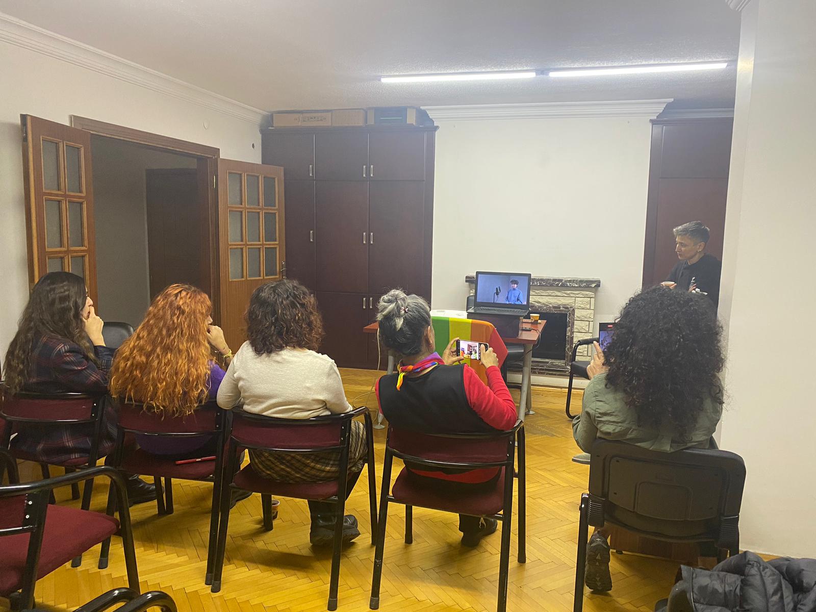 “Sendikaların, politikalarının içerisinde LGBTİ+ haklarına yer vermesi gerekiyor” | Kaos GL - LGBTİ+ Haber Portalı Haber