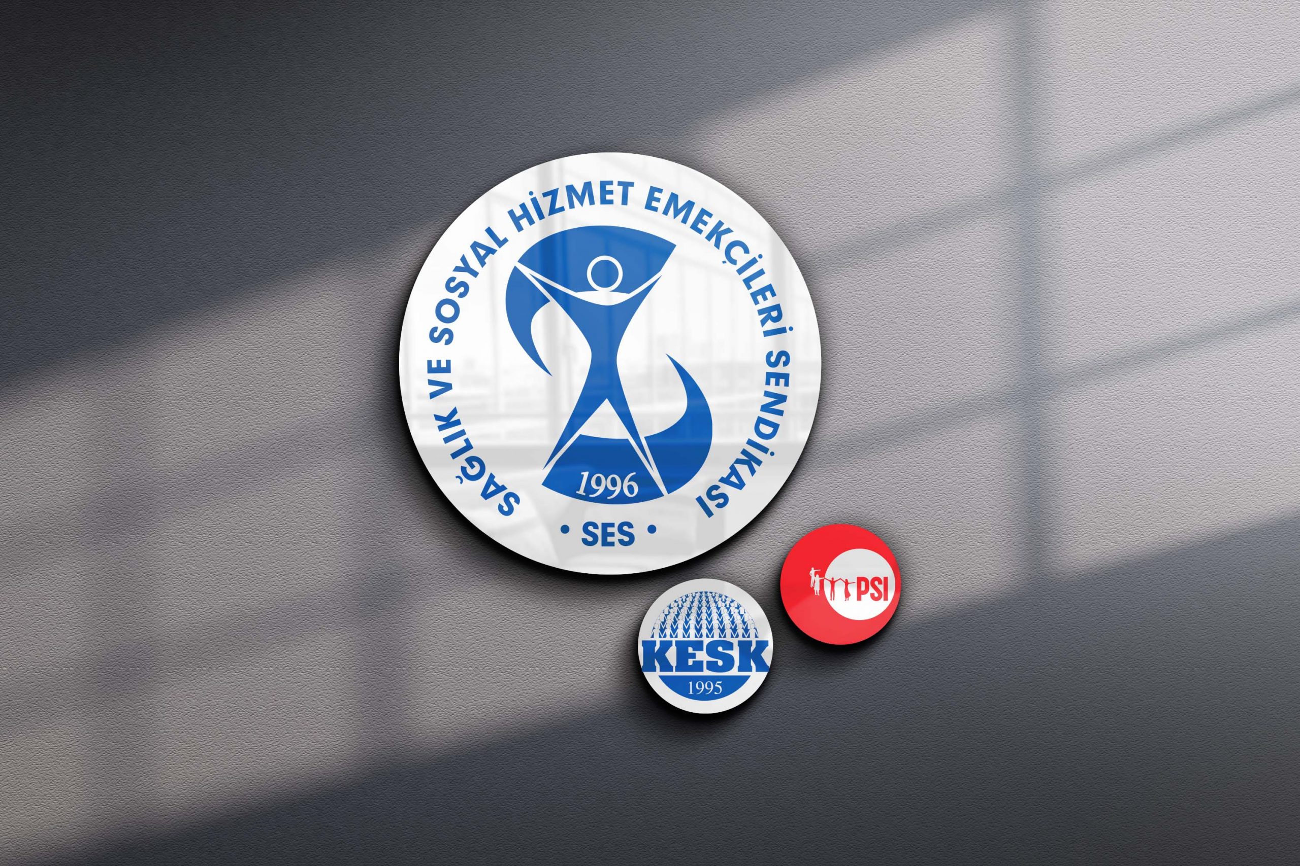 SES’ten Dünya Sosyal Hizmet Günü açıklaması: “Hak temelli sosyal hizmet için mücadelemizi büyütüyoruz!” | Kaos GL - LGBTİ+ Haber Portalı Haber