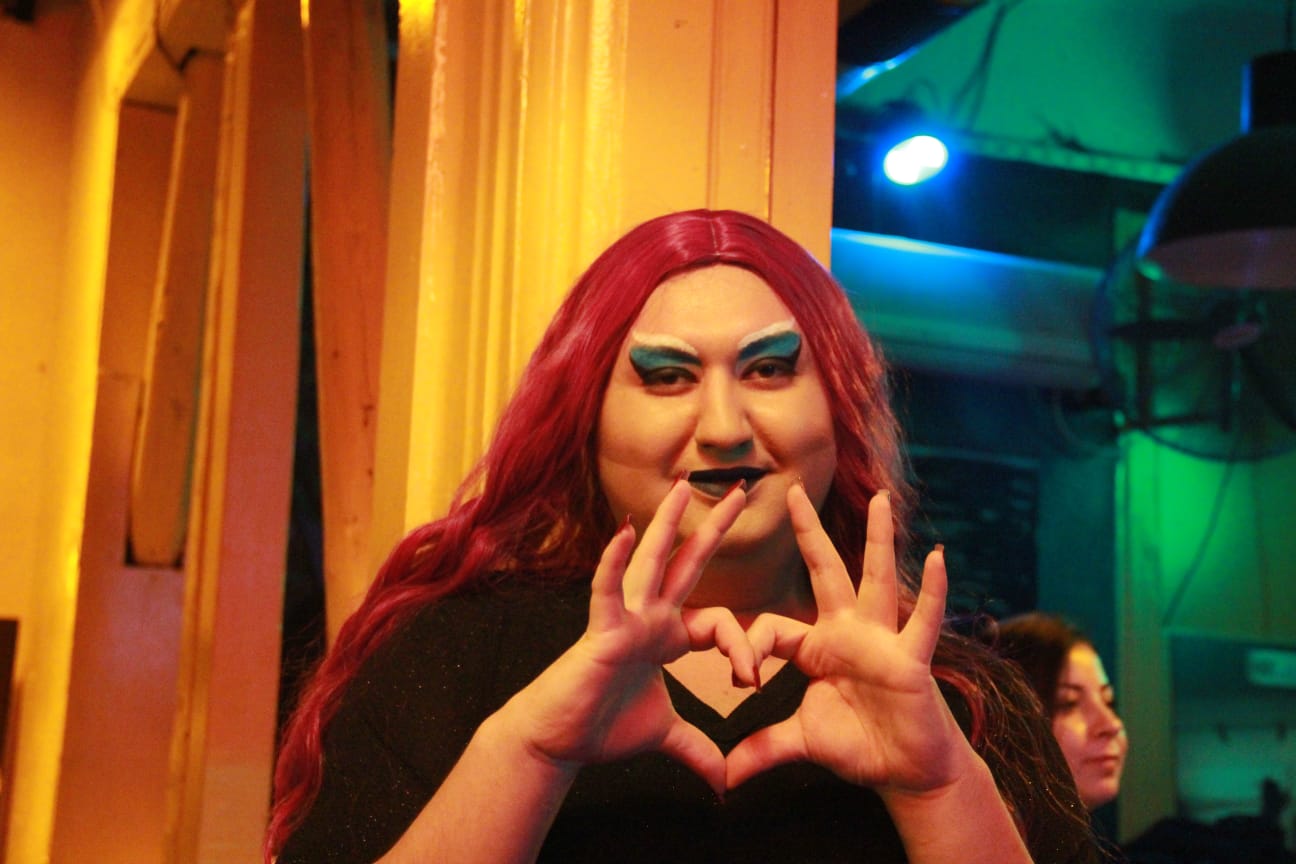 Sirkaftan Kısalar: Yaşar yuvada kuş gibi, sek sek sekerek Nutella! | Kaos GL - LGBTİ+ Haber Portalı