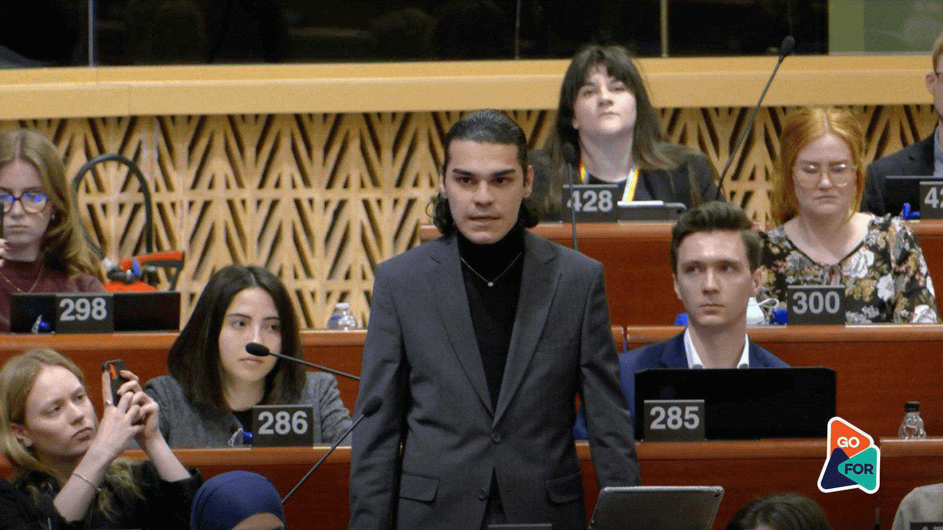 Siyasetçilerden Enes’e destek mesajları sürüyor | Kaos GL - LGBTİ+ Haber Portalı Haber