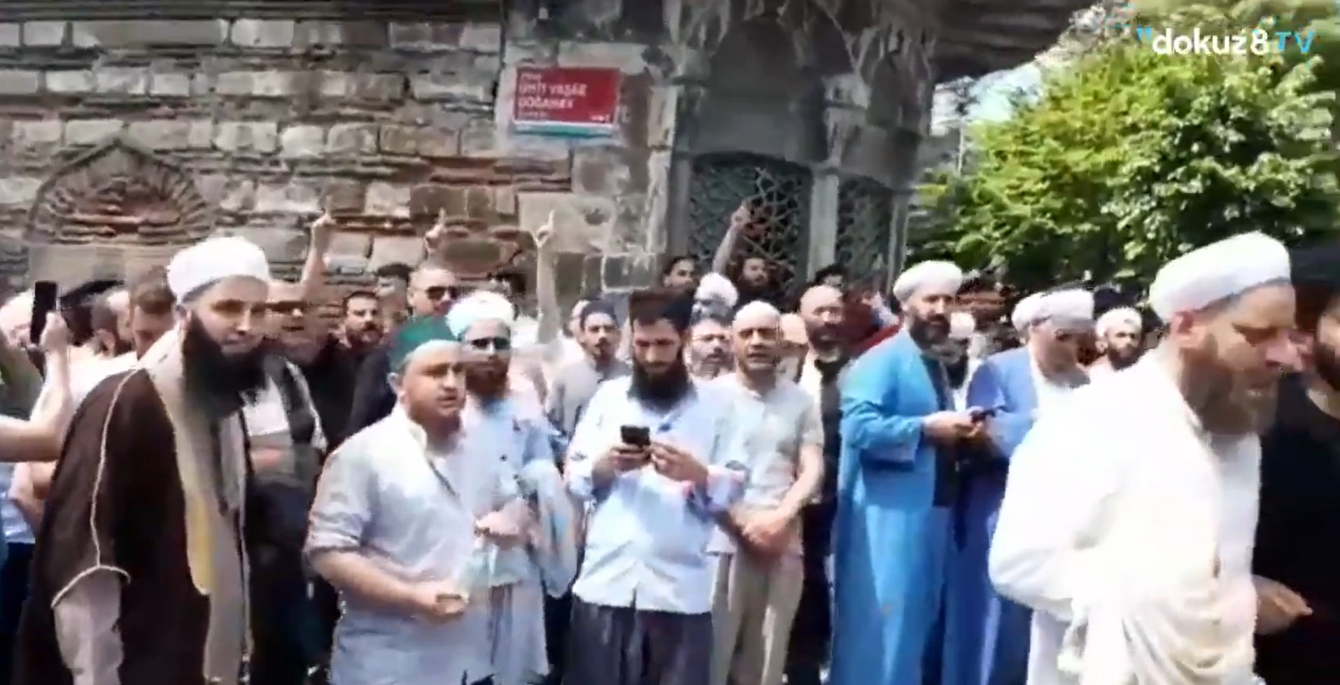 “Sözde Onur Pikniği” diyen polis, 26 LGBTİ+ aktivistini kandırarak gözaltına aldı! | Kaos GL - LGBTİ+ Haber Portalı Haber