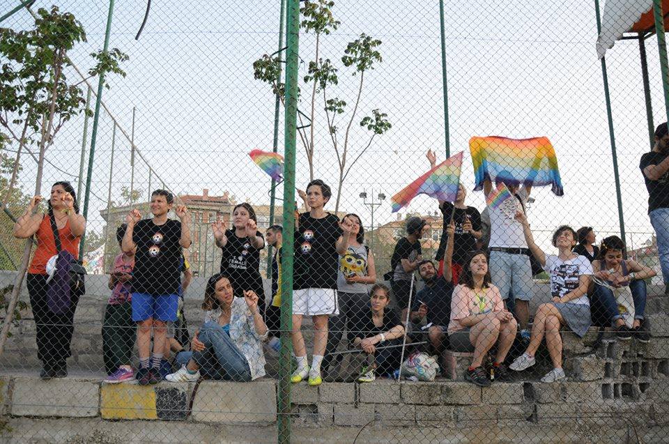 Sportif Lezbon depremzede lubunyaları çağırıyor | Kaos GL - LGBTİ+ Haber Portalı Haber