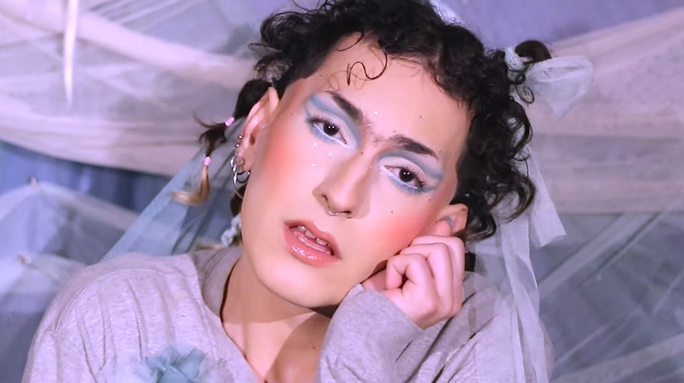 Syntia’nın “itiraf” klibi yayında Kaos GL - LGBTİ+ Haber Portalı