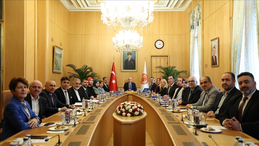 TBMM Başkanı Numan Kurtulmuş, LGBTİ+ düşmanı Büyük Aile Platformu ile buluştu | Kaos GL - LGBTİ+ Haber Portalı Haber