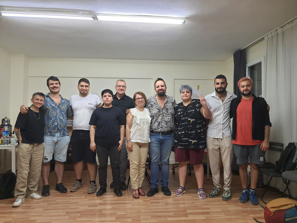 “Toplumsal hareketler ölmez, siyasal iklime adapte olmak için genişler ve daralır” Kaos GL - LGBTİ+ Haber Portalı