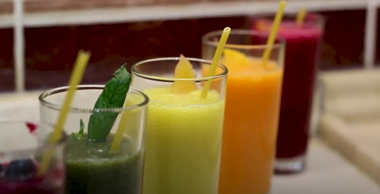 Tosun Vegan’dan yeni tarif: Rainbow Smoothie | Kaos GL - LGBTİ+ Haber Portalı Haber