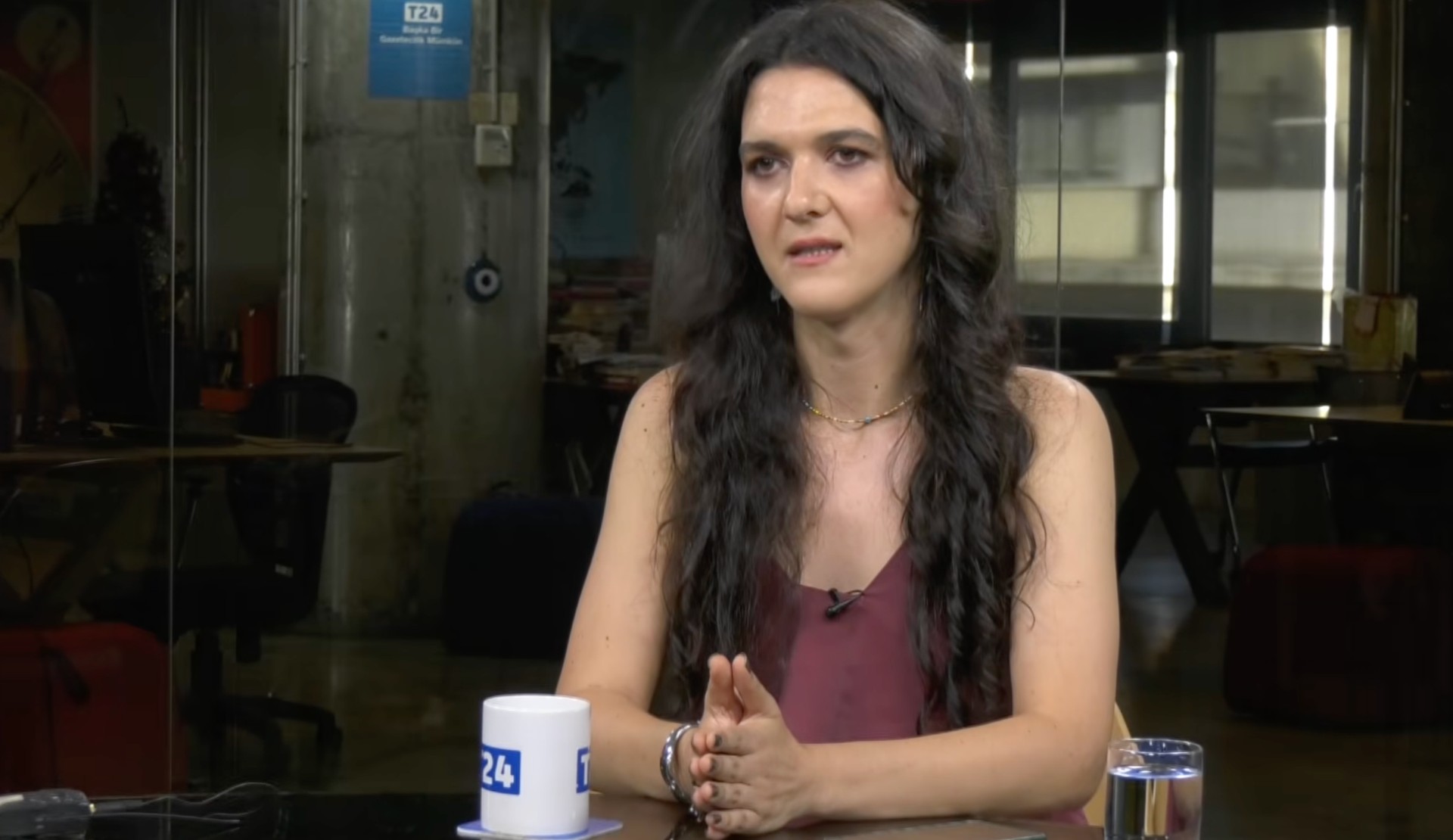 Trans öğretmen Zoe Lila, T24’e konuştu: “Trans kadın olduğum için çalışma hakkım gasp edildi” Kaos GL - LGBTİ+ Haber Portalı
