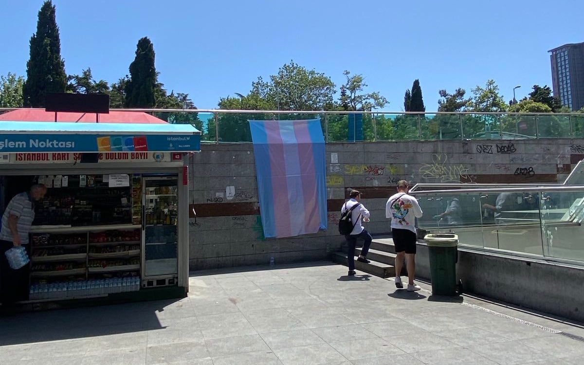 Trans Onur Haftası Komitesi, 10. Trans Onur Yürüyüşü’nde gözaltına alınan 2 kişiye dava açıldığını duyurdu Kaos GL - LGBTİ+ Haber Portalı