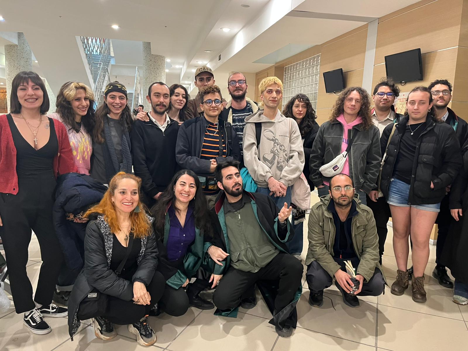 Trans Onur Yürüyüşü davası: Mahkeme, aktivistlere “Sırrı Süreyya Önder dövizi taşıdınız mı?” diye sordu Kaos GL - LGBTİ+ Haber Portalı