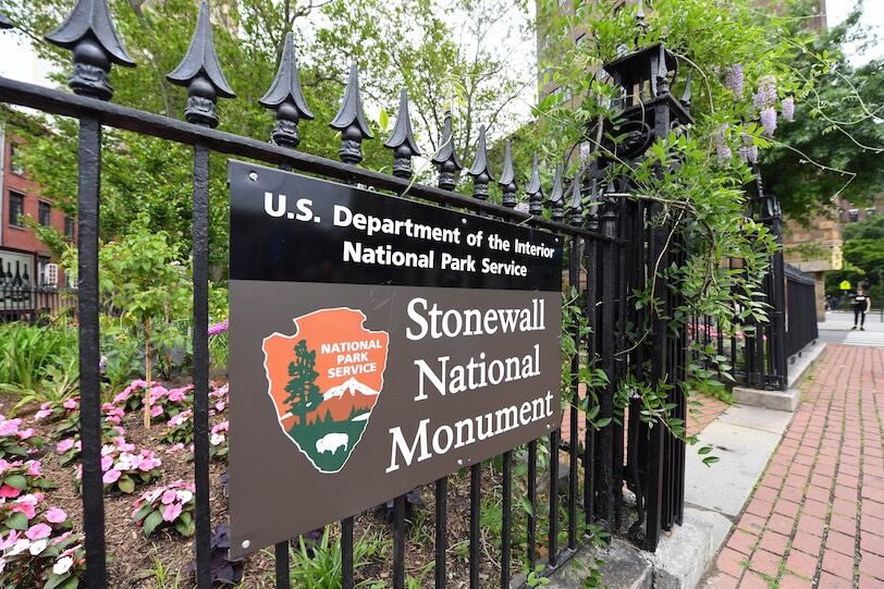 Trump yönetimi, Stonewall Anıtı’ndaki gökkuşağı bayrağını indirdi | Kaos GL - LGBTİ+ Haber Portalı