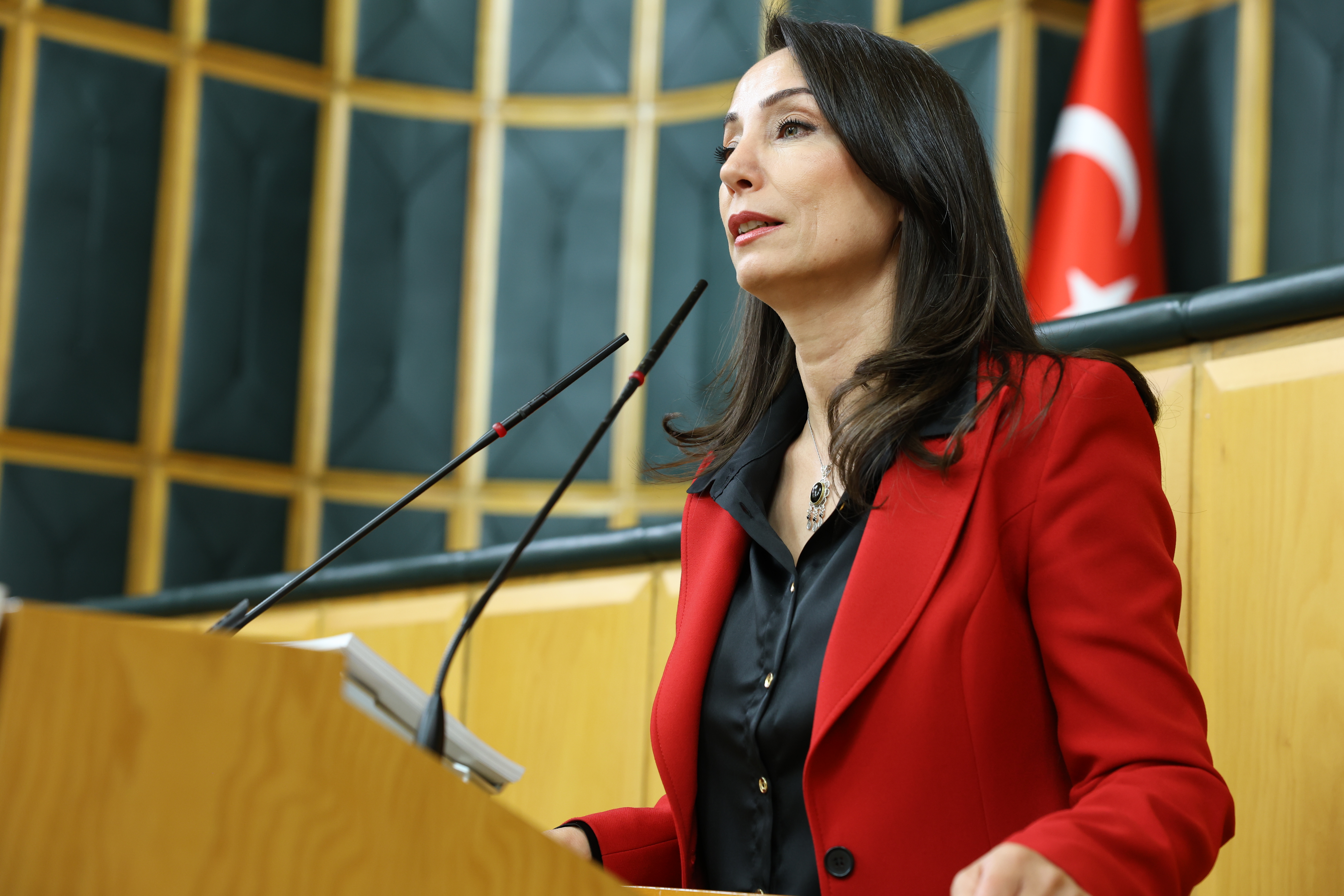 Tülay Hatimoğulları: "Bütün ezilenleri, kendi sözüyle, kendi rengiyle Taksim 1 Mayıs'ında buluşmaya davet ediyoruz" | Kaos GL - LGBTİ+ Haber Portalı