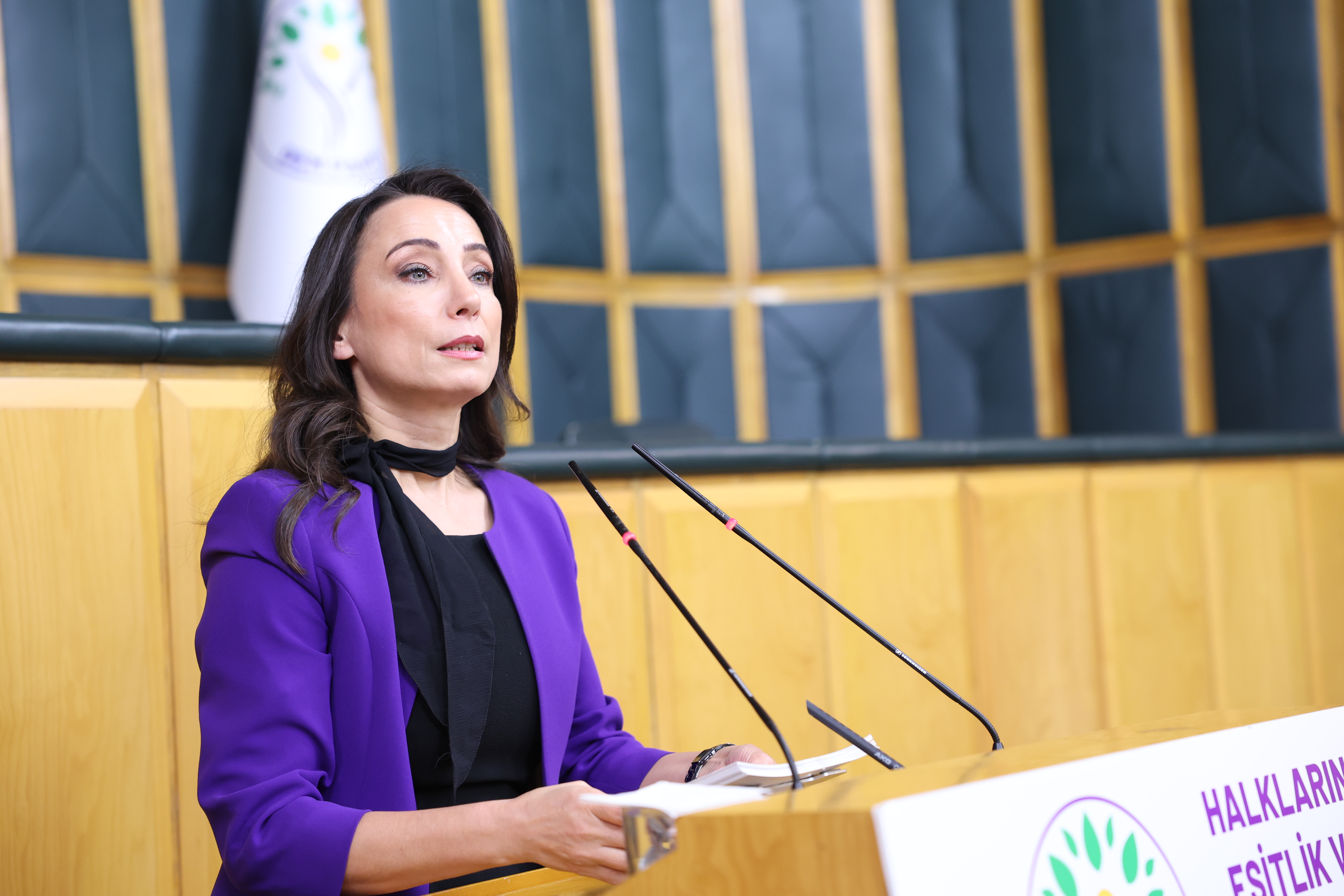 Tülay Hatimoğulları grup toplantısında konuştu: “11. Yargı Paketi’ne muhalefet edeceğimiz bir kez daha bilinsin” Kaos GL - LGBTİ+ Haber Portalı