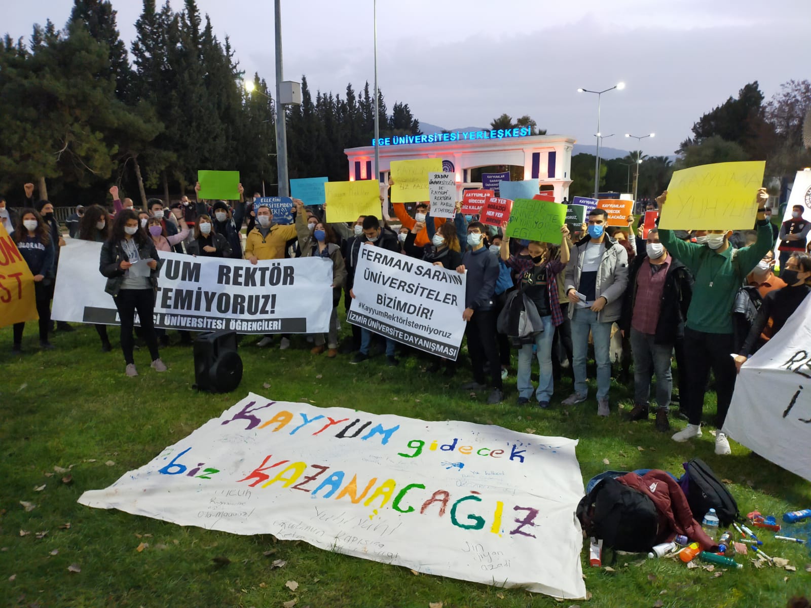 “Türcü, ırkçı, cinsiyetçi, LGBTİ+fobik söylemleri kampüslerimizden söküp atma kararlılığımızdır” | Kaos GL - LGBTİ+ Haber Portalı Haber