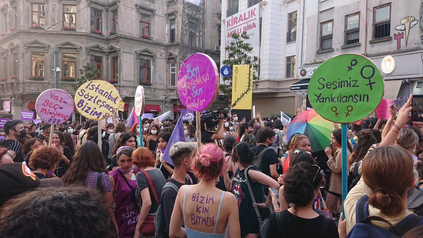 “Türkiye’de, haklarımızı bize rağmen tartışmaya açanlara karşı haklarımızı savunuyoruz” | Kaos GL - LGBTİ+ Haber Portalı Haber