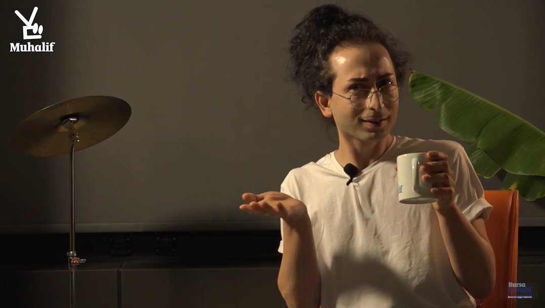 Turuncu Koltuk: HIV - “Cadı Avlarının Demirbaşı” | Kaos GL - LGBTİ+ Haber Portalı Haber