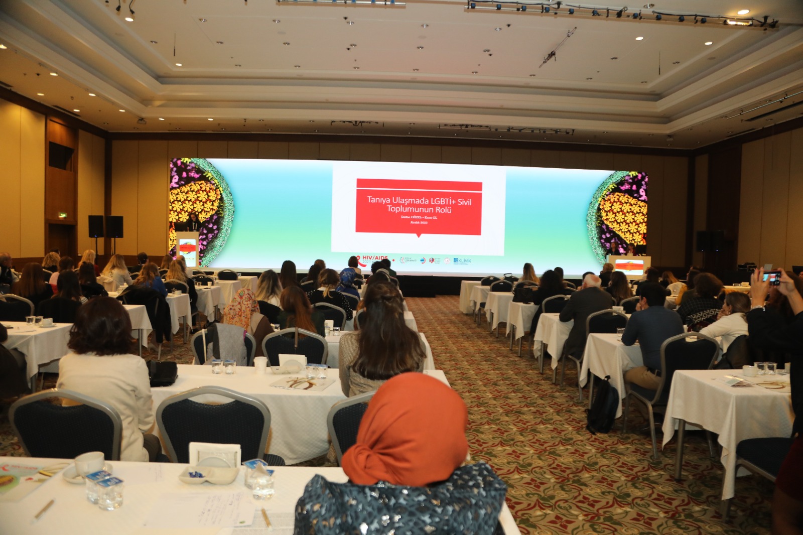 Ulusal HIV/AIDS Kongresinden izlenimler: “Ancak LGBTİ+ haklarını açık açık savunduğumuz zaman eşitiz” | Kaos GL - LGBTİ+ Haber Portalı Haber