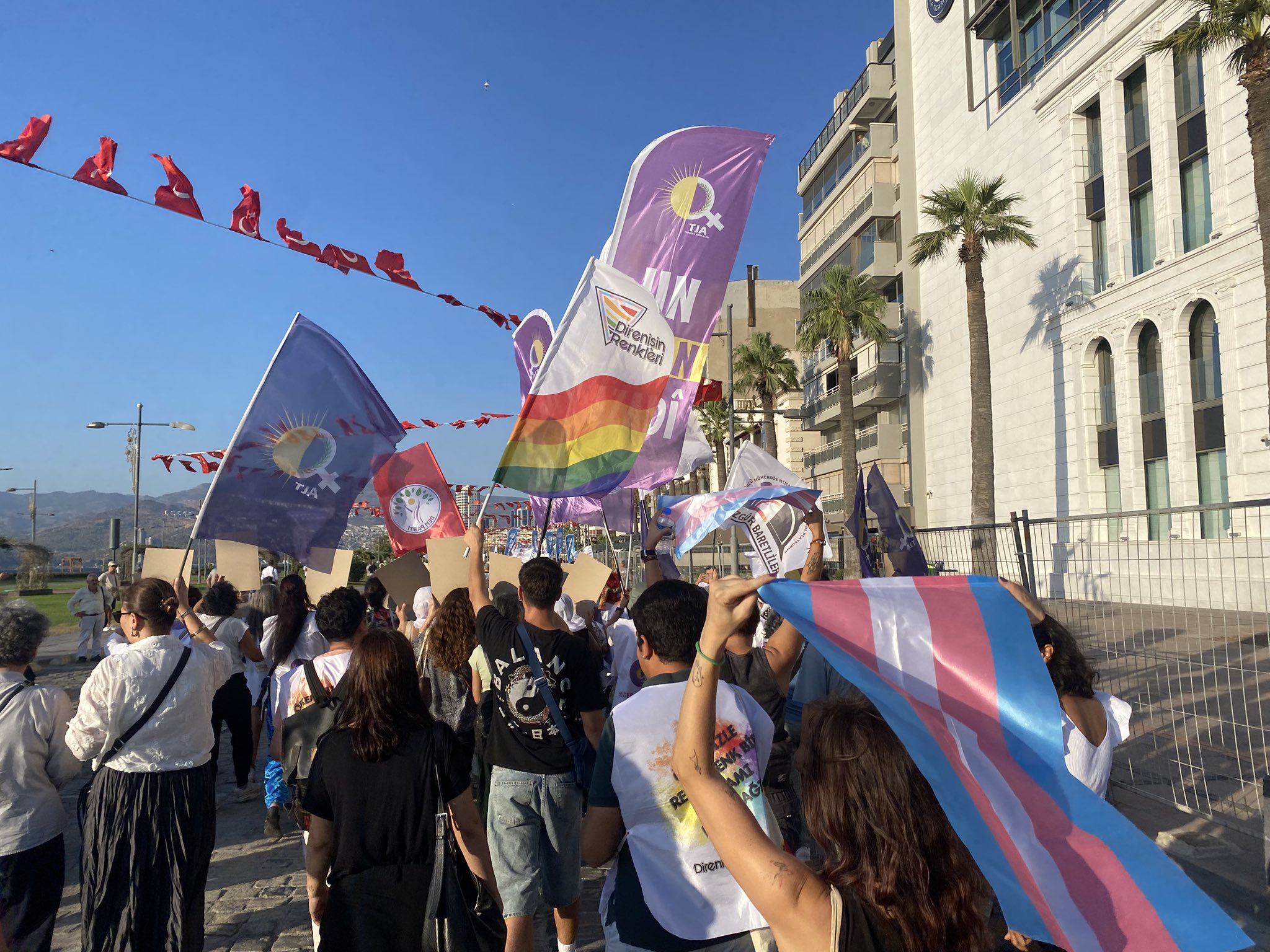 World Peace Day in Izmir: LGBTI+’s said “We don’t want war” | Kaos GL - News Portal for LGBTI+ News